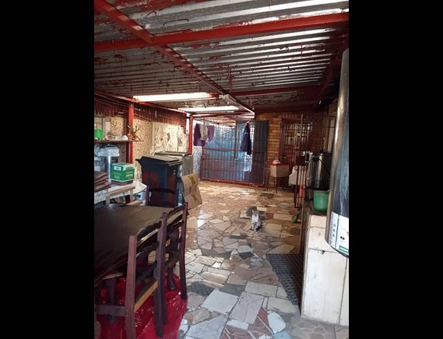 3 BEDROOM HOUSE FOR SALE IN LENASIA EXT 13